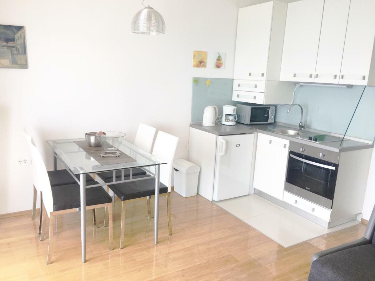 Apartment Sol - 5M From The Sea Drašnice Extérieur photo